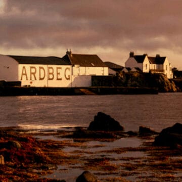 Photo of the Ardbeg Distillery on Islay.