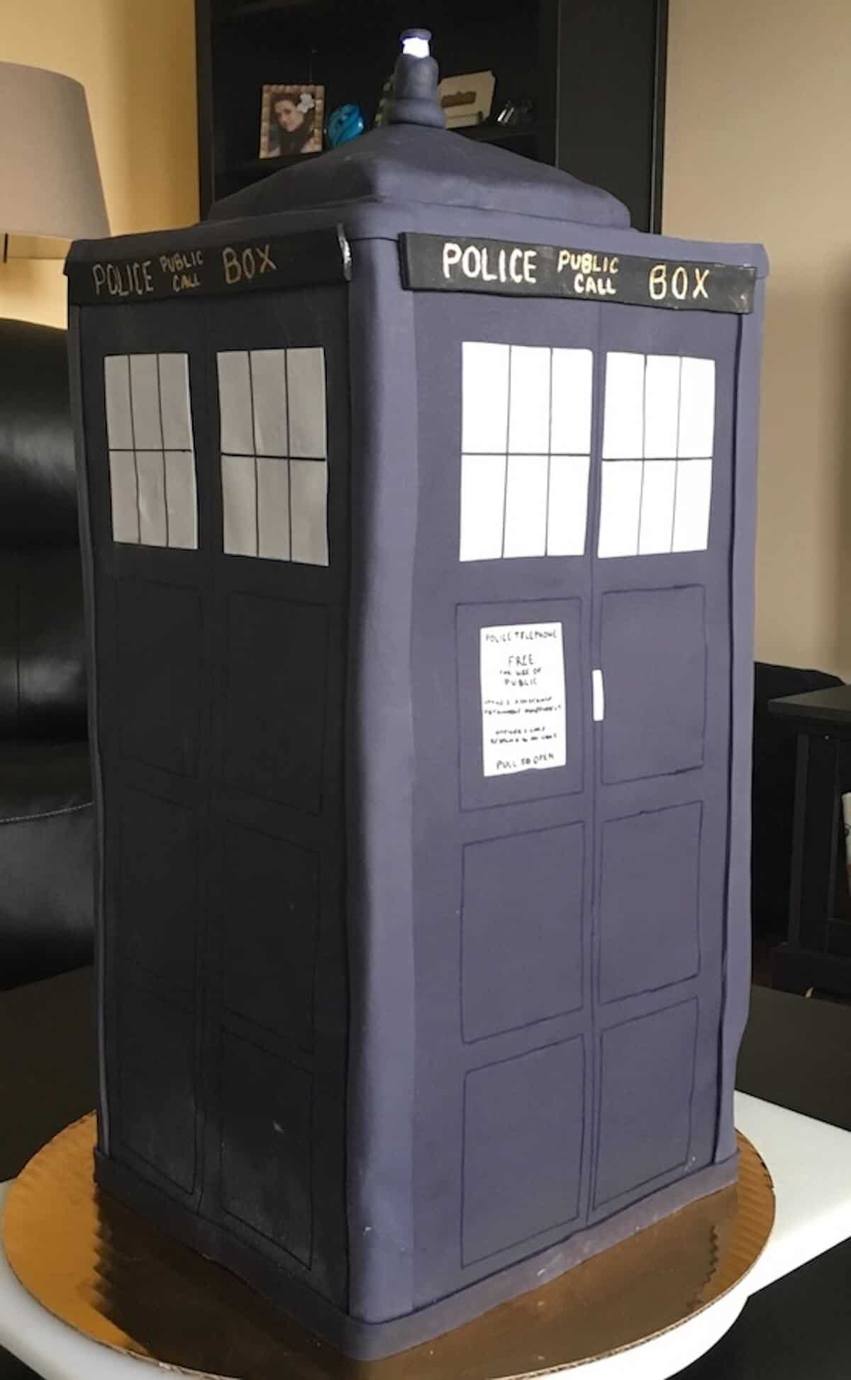 A groom's cake in the shape of a TARDIS from TV's Doctor Who.